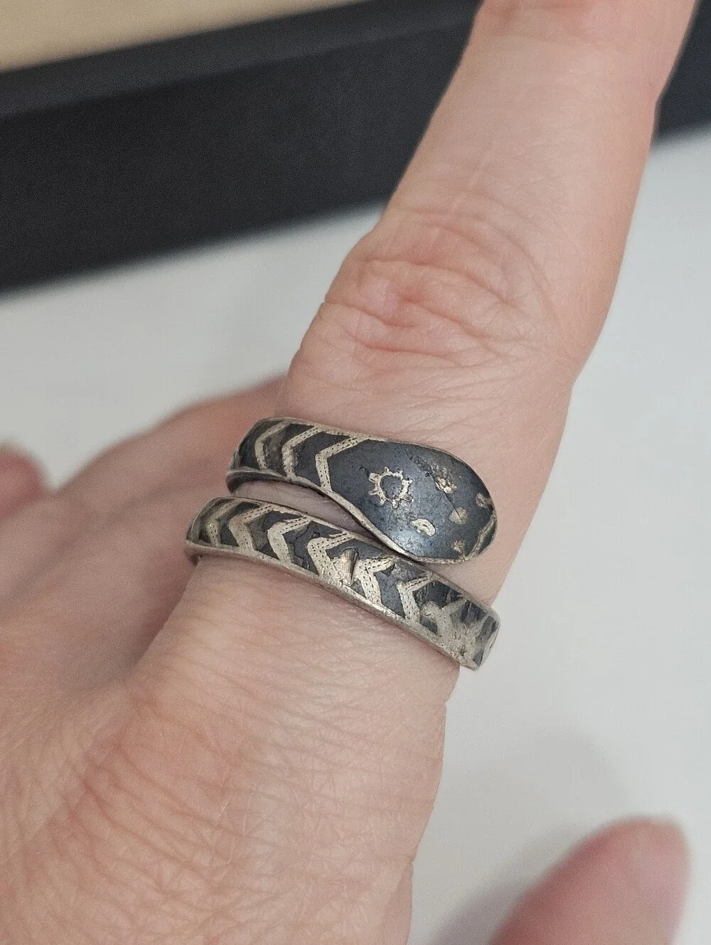 Sterling Silver Native Style Coiled Snake Wrap Ring Oxidized 925 Vintage Chevron